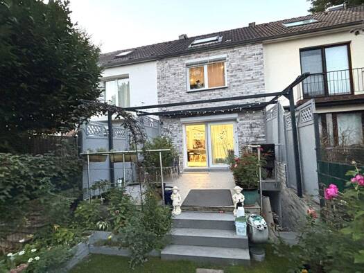 Reihenmittelhaus zum Kauf 425.000 € 5 Zimmer 92 m² 144 m² Grundstück frei ab sofort Friedrichsgabe Norderstedt 22844