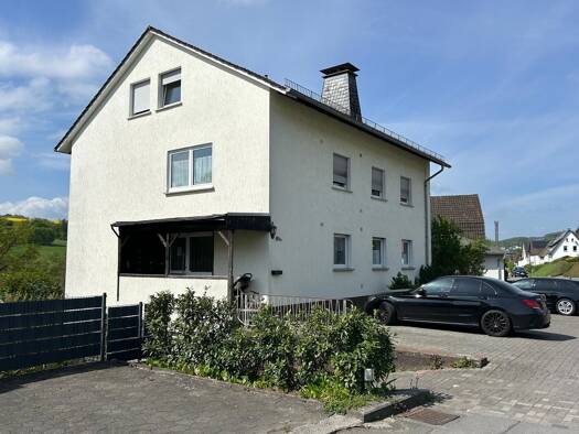 Mehrfamilienhaus zum Kauf provisionsfrei 385.000 € 13 Zimmer 328 m² 840 m² Grundstück Mescheder Straße 84 a Sundern 59846