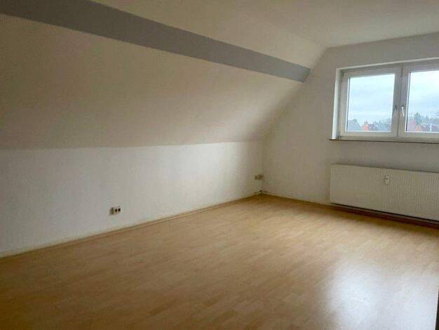 Wohnung zur Miete 360 € 2,5 Zimmer 45,9 m² frei ab 01.01.2026 Memeler Straße 1 Schleswig 24837