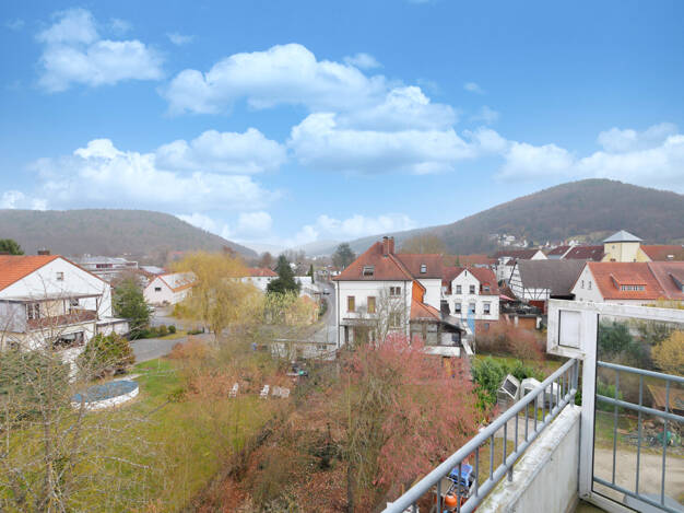 Wohnung zum Kauf 179.900 € 3 Zimmer 73,5 m² Dachgeschoss, 4. Geschoss Gemünden Gemünden am Main 97737