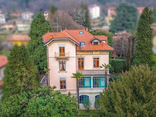 Haus zum Kauf 950.000 € 500 m² 3.000 m² Grundstück Gavirate 21026