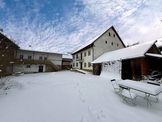 Haus zum Kauf 350.000 € 12 Zimmer 326 m² 2.509 m² Grundstück frei ab sofort Ringelai 94160