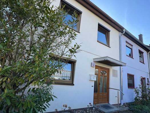 Haus zur Miete 1.390 € 8 Zimmer 160 m² 100 m² Grundstück frei ab 01.06.2026 Coburg 96450
