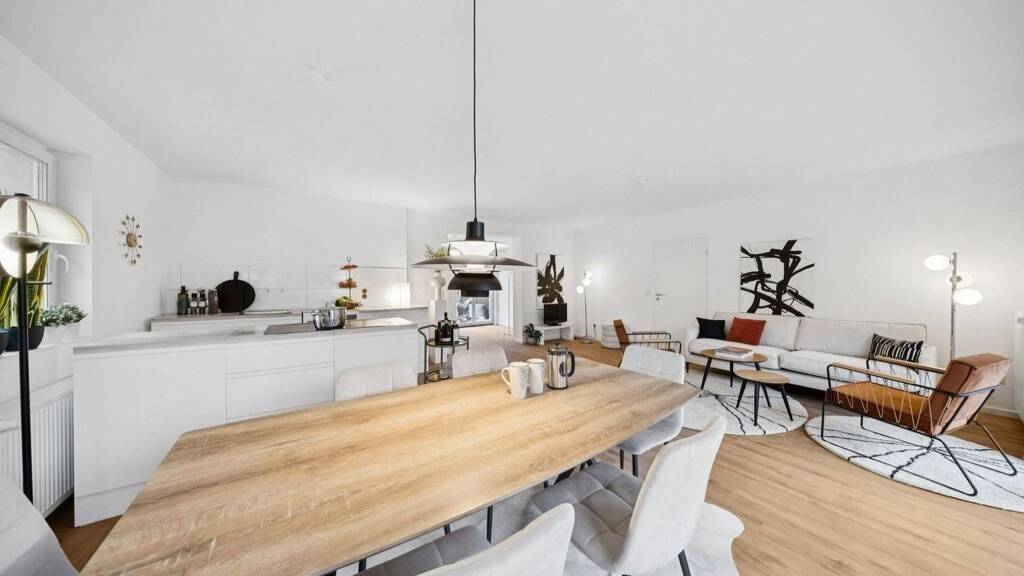 Doppelhaushälfte zum Kauf provisionsfrei 568.000 € 8,5 Zimmer 199 m² 379 m² Grundstück Pinneberg 25421