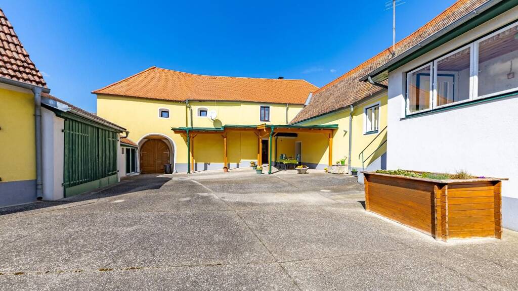 Einfamilienhaus zum Kauf 399.000 € 7,5 Zimmer 243 m² 1.378 m² Grundstück Obernalb 2070