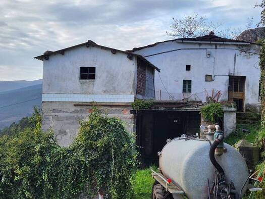 Villa zum Kauf 45.000 € 3 Zimmer 427 m² 1.826 m² Grundstück LOREDO 5 Villayón 33718