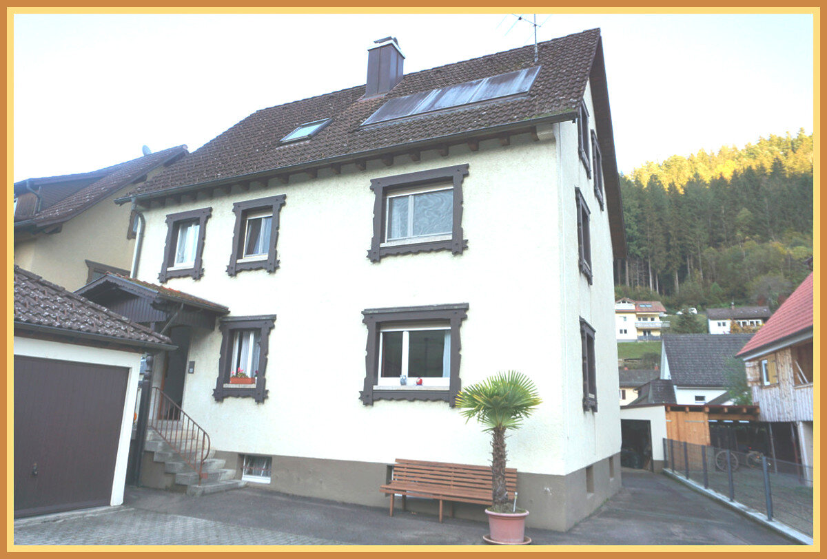 Mehrfamilienhaus zum Kauf 360.000 € 12 Zimmer 202 m²<br/>Wohnfläche 484 m²<br/>Grundstück Wolfach Wolfach 77709