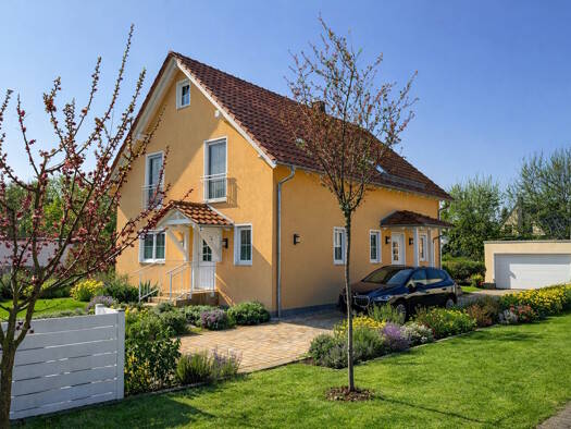 Einfamilienhaus zum Kauf 5,5 Zimmer 157,1 m² 985 m² Grundstück Taucha 04425