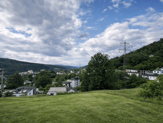 Grundstück zum Kauf 138.000 € 741 m² Grundstück Baugenehmigung vorhanden frei ab sofort Sarrebourg-Straße 54 Saarburg Saarburg 54439