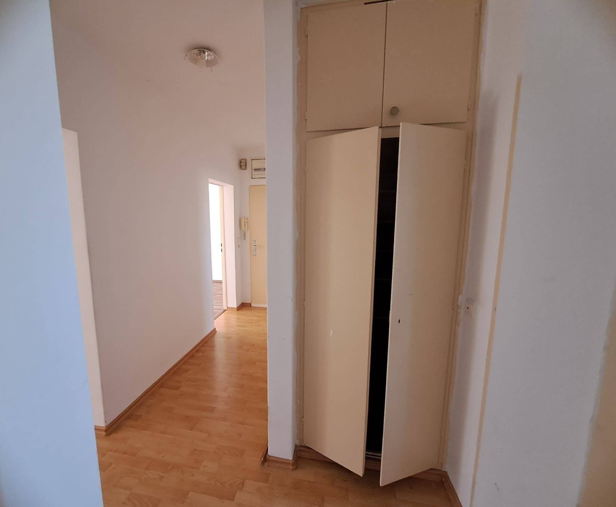 Property thumbnail 9