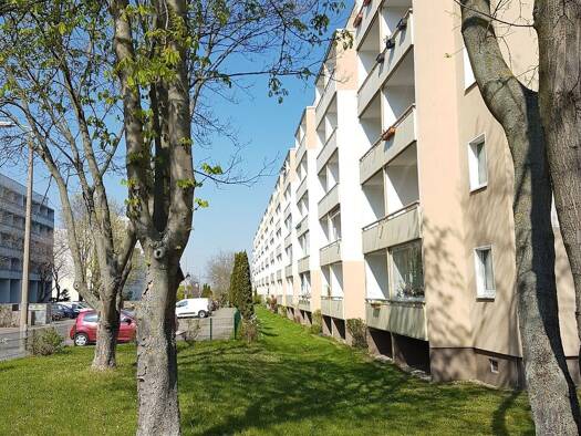 Wohnung zur Miete 349 € 3 Zimmer 56,8 m² 5. Geschoss Bernhard-Kellermann-Straße 15 Leipziger Str. Magdeburg 39120