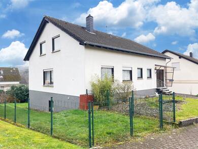 Einfamilienhaus zum Kauf 219.000 € 11 Zimmer 225 m² 690 m² Grundstück Krettnich Wadern / Krettnich 66687