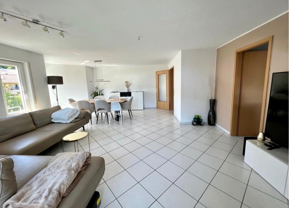 Wohnung zur Miete 1.250 € 3 Zimmer 86 m²<br/>Wohnfläche 3.<br/>Geschoss 01.02.2025<br/>Verfügbarkeit Heimbach Teningen 79331