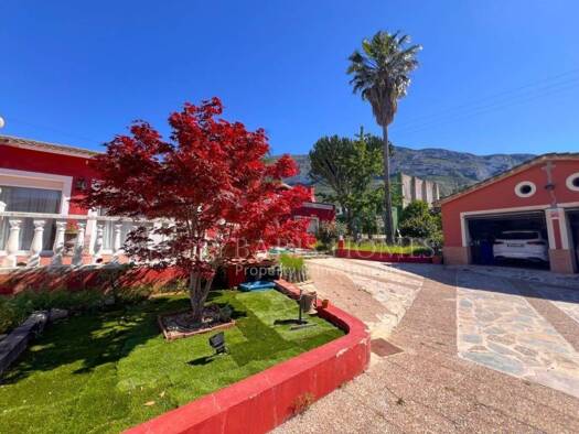 Chalet zum Kauf 1.250.000 € 5 Zimmer 699 m² 1.791 m² Grundstück Dénia 03700