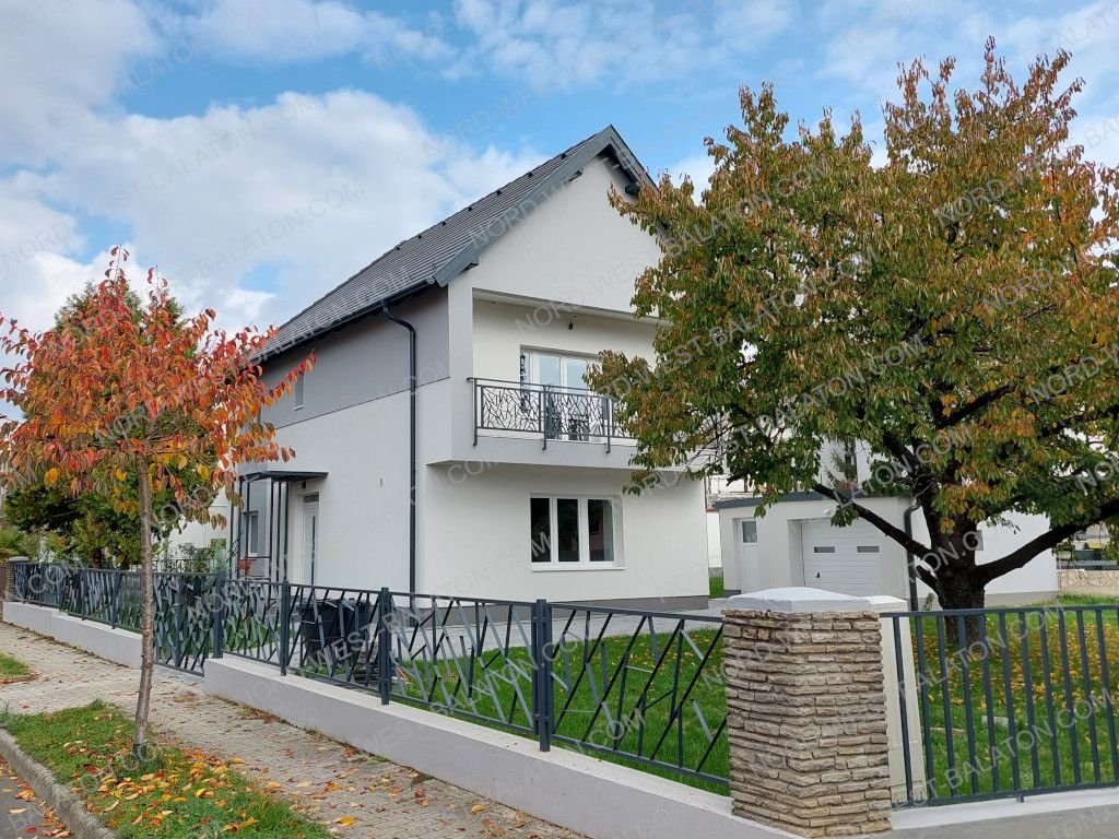 Einfamilienhaus zum Kauf provisionsfrei 340.000 € 4 Zimmer 110 m²<br/>Wohnfläche 650 m²<br/>Grundstück Hévíz 8380