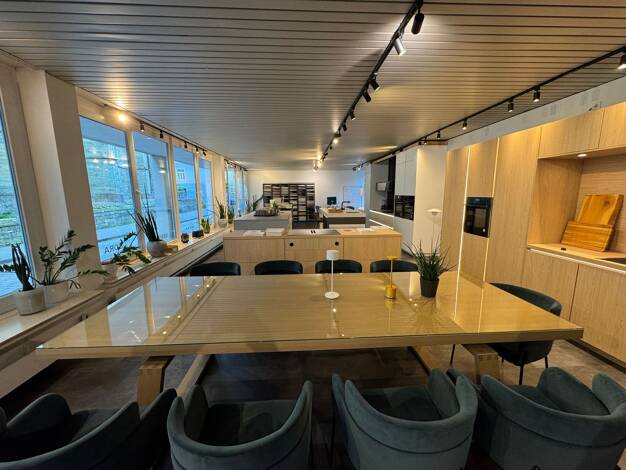 Ladenfläche zum Kauf 245.000 € 2 Zimmer 152,4 m² Verkaufsfläche teilbar ab 20 m² Soest Soest 59494
