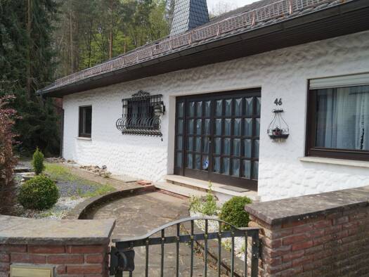 Einfamilienhaus zur Miete 1.500 € 6 Zimmer 180 m² 1.736 m² Grundstück Am Alten Schloß 46 Kirrberg Homburg 66424