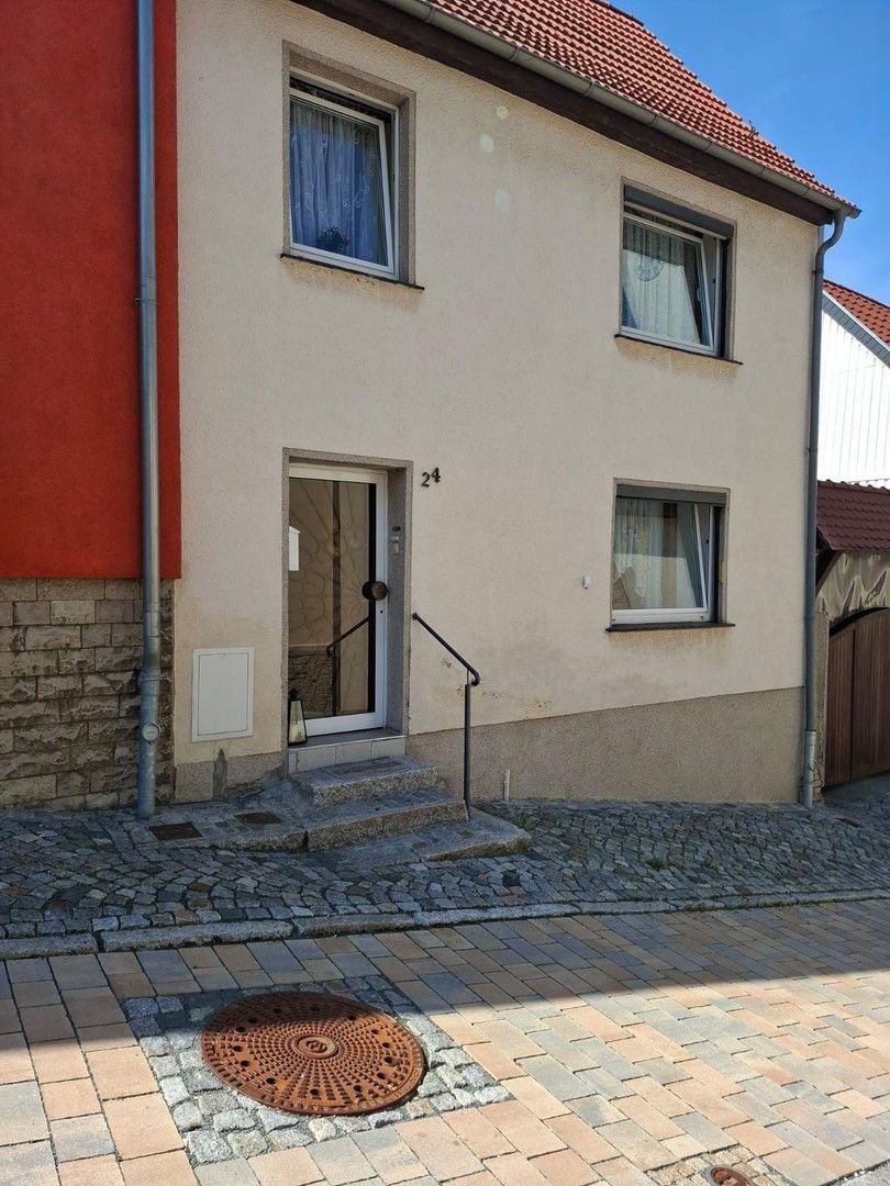 Reihenmittelhaus zur Miete 700 € 4 Zimmer 85 m²<br/>Wohnfläche 400 m²<br/>Grundstück Kirchberg 24 Osterfeld Osterfeld 06721