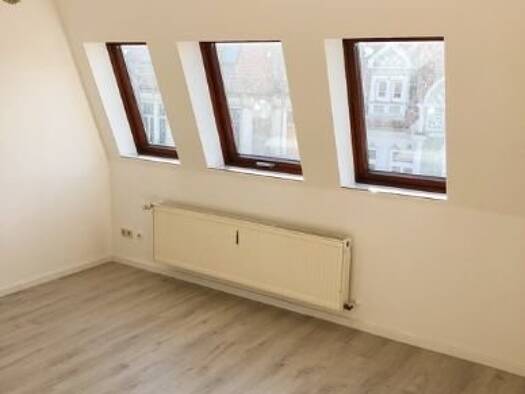 Wohnung zur Miete 285 € 2 Zimmer 57 m² 3. Geschoss August-Bebel-Straße 23 Zeitz 06712