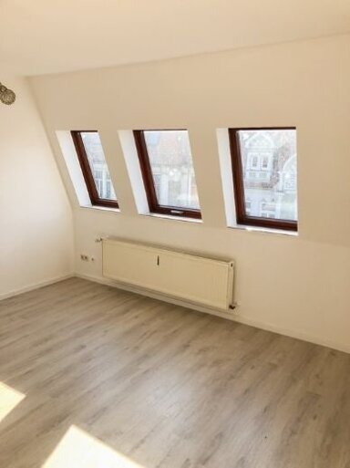 Wohnung zur Miete 285 € 2 Zimmer 57 m² 3. Geschoss August-Bebel-Straße 23 Zeitz Zeitz 06712