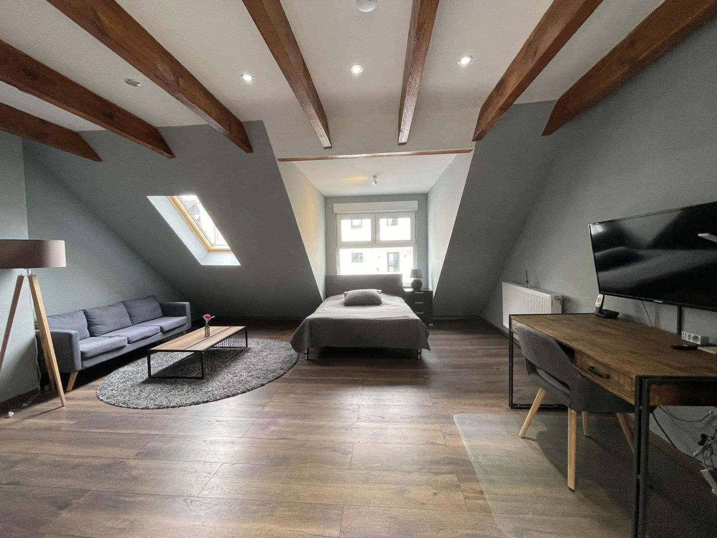 Loft zur Miete 610 € 1 Zimmer 32 m²<br/>Wohnfläche 2.<br/>Geschoss Schwanheimer Str. 66a Niederrad Frankfurt 60528