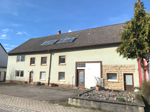 Mehrfamilienhaus zum Kauf 249.995 € 8 Zimmer 160 m² 1.692 m² Grundstück frei ab sofort Wiechs Tengen 78250
