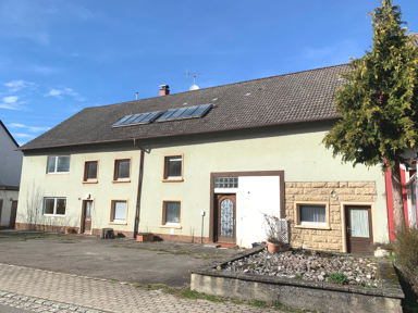 Mehrfamilienhaus zum Kauf 295.000 € 8 Zimmer 160 m² 1.692 m² Grundstück frei ab sofort Wiechs Tengen 78250