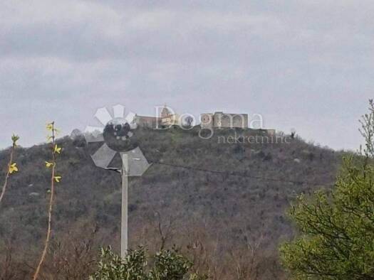 Land-/Forstwirtschaft zur Miete 2.800 € Jelenje