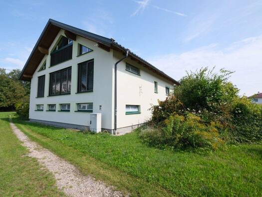 Haus zum Kauf 880.000 € 8 Zimmer 250 m² 2.502 m² Grundstück Mamling 4962