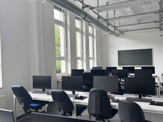 Bürofläche zur Miete 700 m² Bürofläche teilbar ab 665,9 m² Fiedlerstraße 22 Nord-Holland Kassel 34127