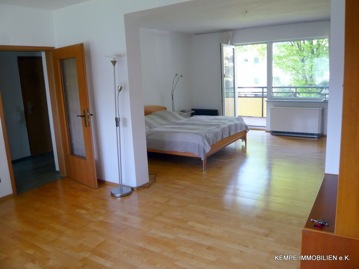 Wohnung zum Kauf 235.000 € 4 Zimmer 104 m²<br/>Wohnfläche 1.<br/>Geschoss ab sofort<br/>Verfügbarkeit Bergerhausen Essen 45136