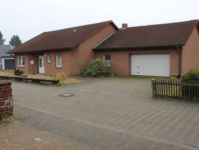 Bungalow zum Kauf provisionsfrei 195.000 € 3 Zimmer 120 m² 751 m² Grundstück Starlohsstraße 10B Unterlüß Südheide 29345