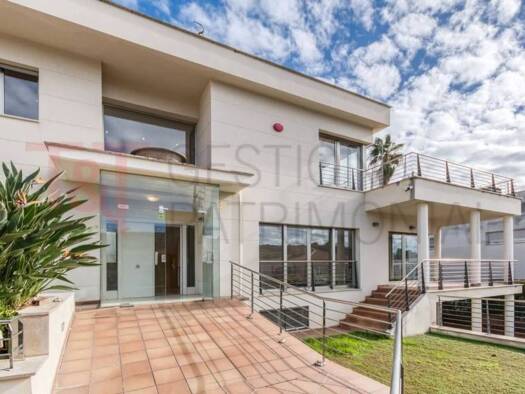 Chalet zum Kauf 990.000 € 7 Zimmer 540 m² 654 m² Grundstück Berlin 17 Alella 08328