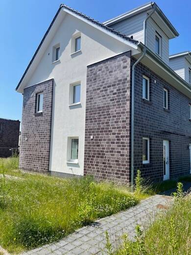 Doppelhaushälfte zum Kauf - Erstbezug 399.900 € 4,5 Zimmer 108 m² 250 m² Grundstück Bad Bramstedt 24576
