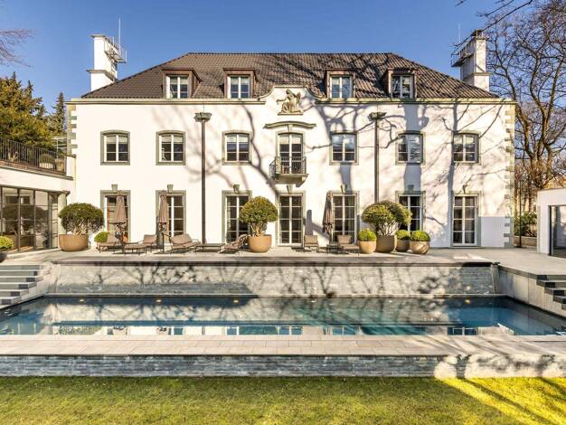 Einfamilienhaus zum Kauf 27.500.000 € 15 Zimmer 1.015 m² 1.793 m² Grundstück Bogenhausen München 81925