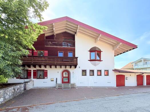 Praxis zum Kauf 599.857 € 12 Zimmer 303 m² Bürofläche Aschau Aschau im Chiemgau 83229