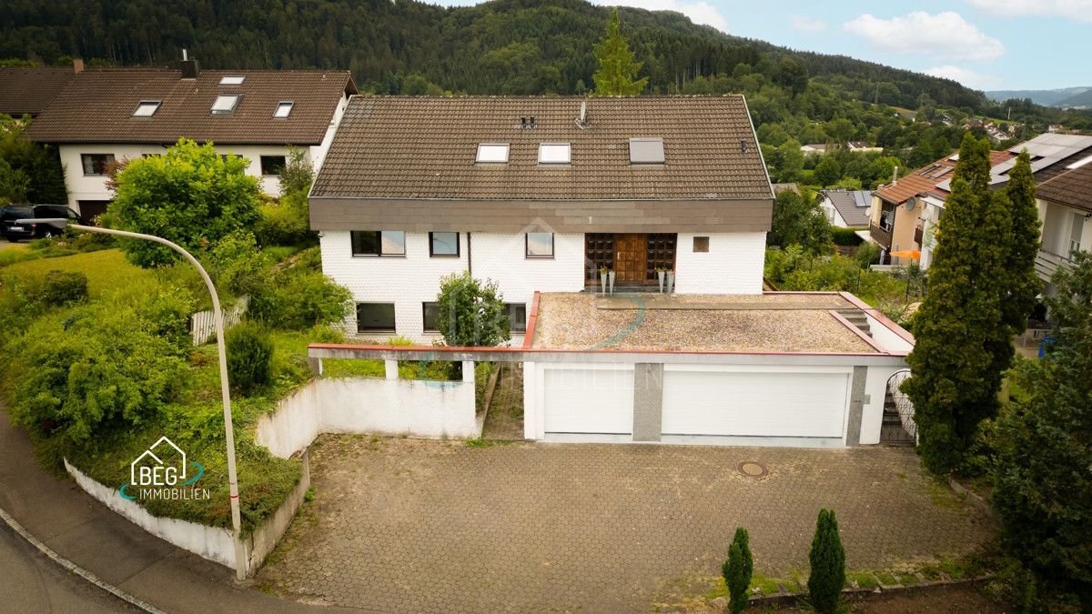 Einfamilienhaus zum Kauf 749.000 € 8 Zimmer 284,4 m²<br/>Wohnfläche 1.021 m²<br/>Grundstück Murrhardt Murrhardt 71540