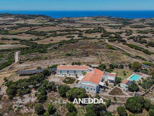 Bauernhaus zum Kauf 1.700.000 € 20 Zimmer 700 m² 34.000 m² Grundstück Strada Vicinale Butturru Sassari 07100