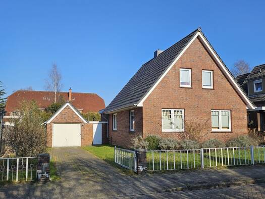Einfamilienhaus zur Miete 890 € 4 Zimmer 100 m² 582 m² Grundstück frei ab 01.10.2026 Loga Leer 26789