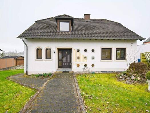 Studio zur Miete 1.150 € 4 Zimmer 125 m² frei ab 01.07.2026 Anna-Maria-Gansen-Straße Bitburg 54634