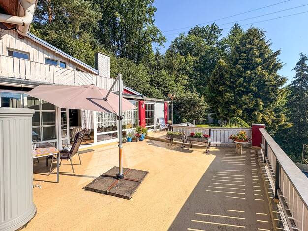 Einfamilienhaus zum Kauf 350.000 € 10 Zimmer 320 m² 3.141 m² Grundstück Wasungen 98634