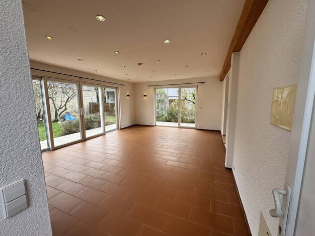 Wohnung zur Miete 1.210 € 4 Zimmer 95 m² EG frei ab 01.05.2026 Hessigheim 74397