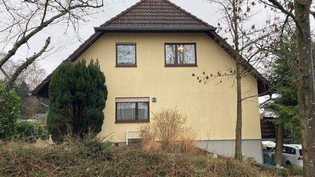 Doppelhaushälfte zur Miete 990 € 4 Zimmer 107,4 m² 920 m² Grundstück frei ab 01.04.2026 Winterscheid Ruppichteroth 53809