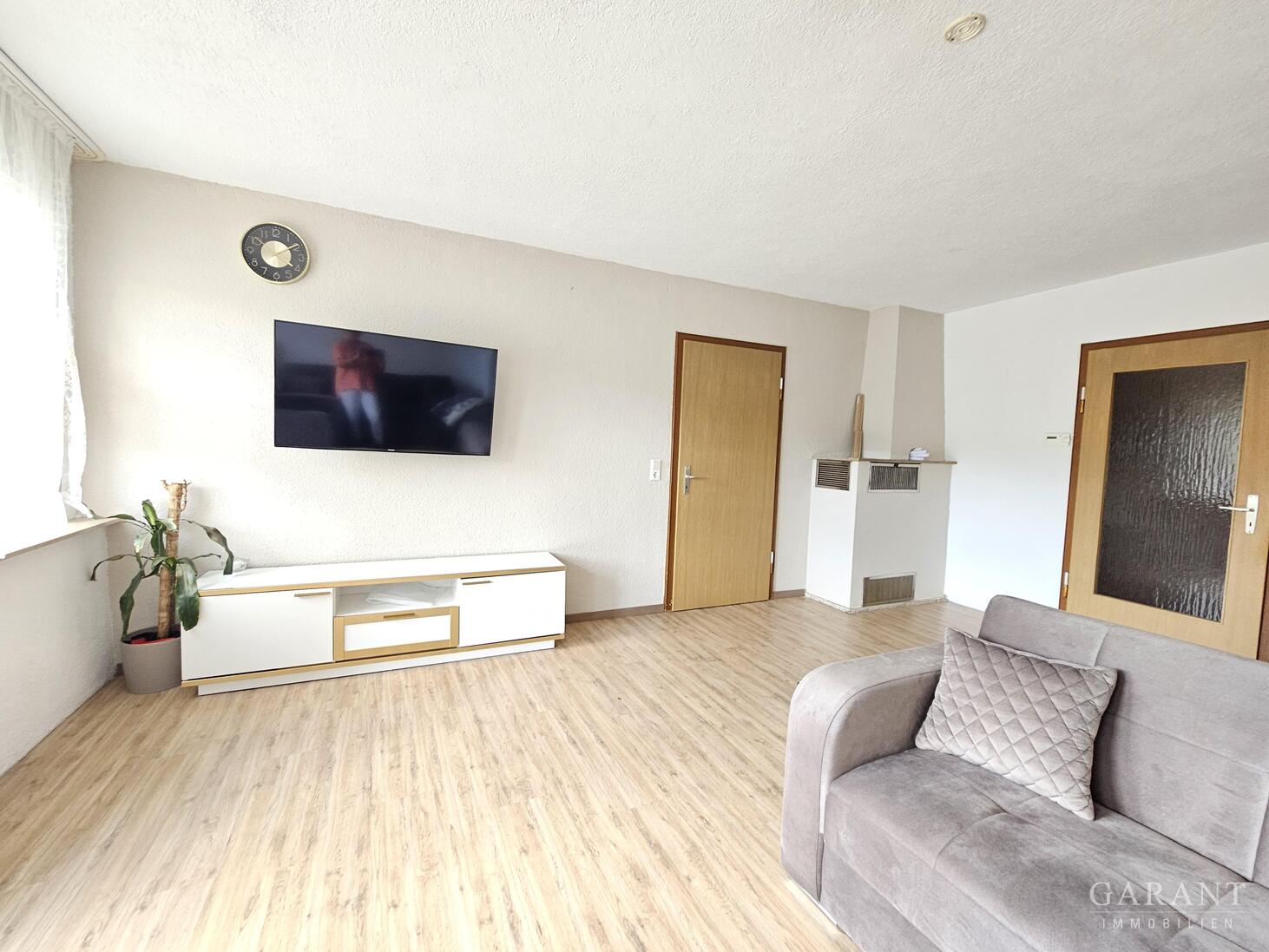 Doppelhaushälfte zum Kauf 260.000 € 6,5 Zimmer 192 m²<br/>Wohnfläche 175 m²<br/>Grundstück Bieringen Schöntal 74214