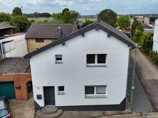 Einfamilienhaus zum Kauf 319.000 € 4 Zimmer 100 m² 434 m² Grundstück Mennekrath Erkelenz 41812