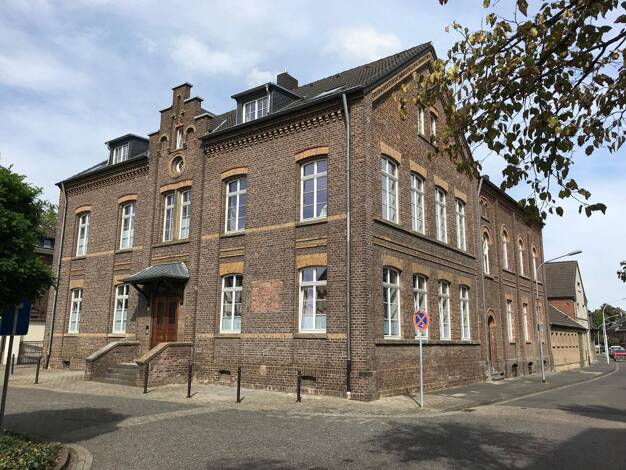 Wohnung zur Miete 374 € 2 Zimmer 62 m² EG Alte Landstraße 60 Niederaußem Bergheim 50129
