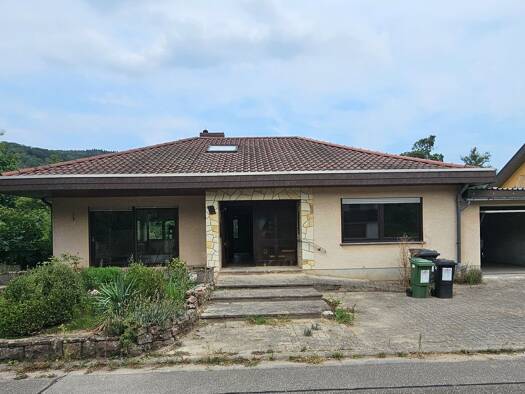 Bungalow zum Kauf 370.000 € 3 Zimmer 110,2 m² 654 m² Grundstück Klingenmünster 76889