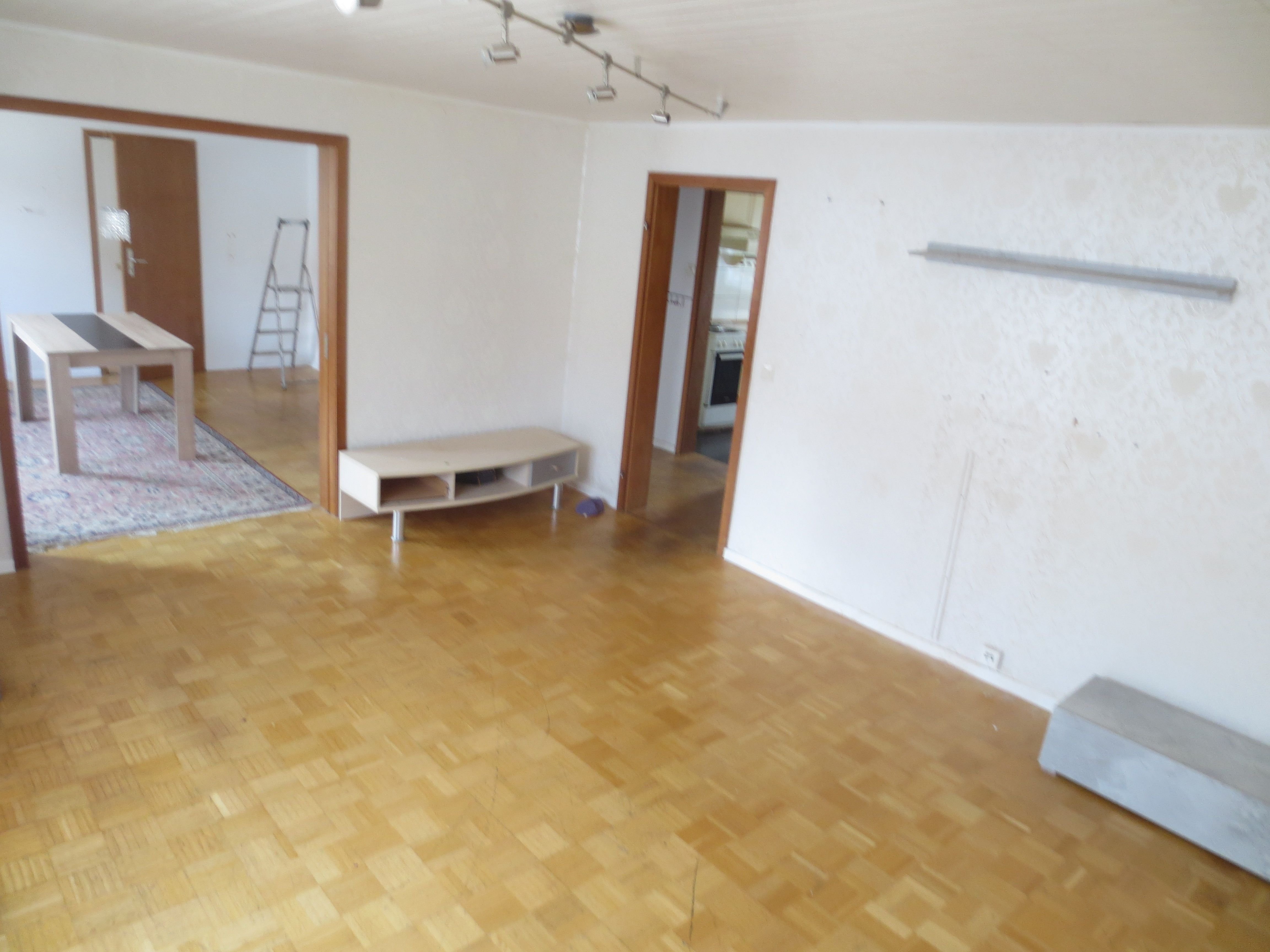 Wohnung zur Miete 820 € 4 Zimmer 105 m²<br/>Wohnfläche 1.<br/>Geschoss ab sofort<br/>Verfügbarkeit Altenmünster - östlich I Crailsheim 74564