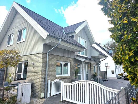 Haus zum Kauf 825.000 € 6 Zimmer 345 m² Grundstück frei ab 01.09.2026 Worzeldorf Nürnberg 90455