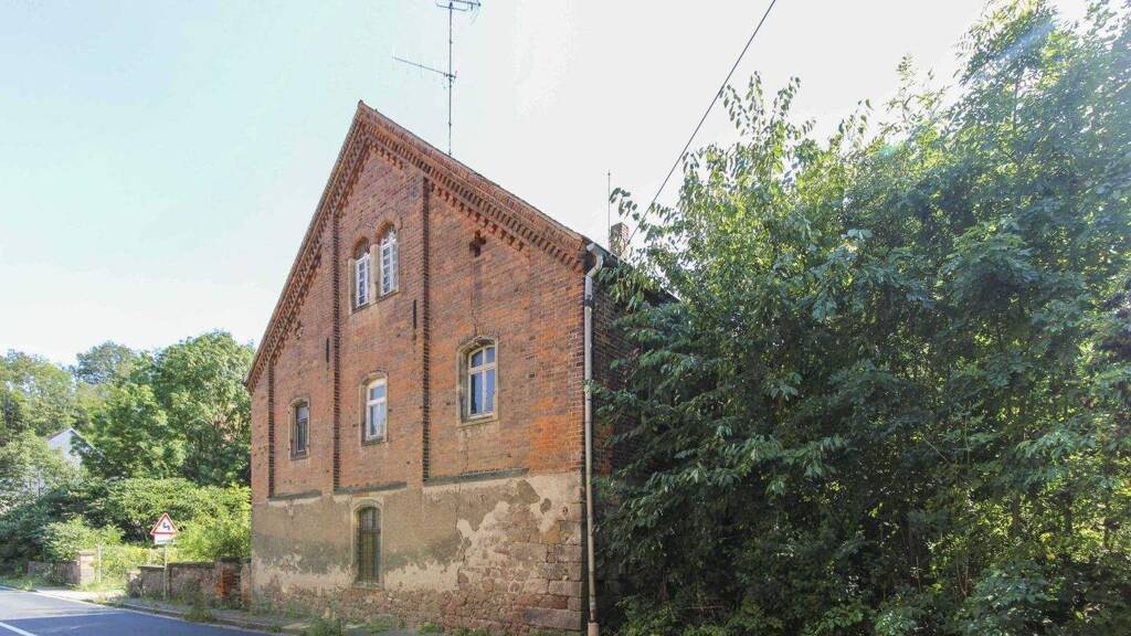 Mehrfamilienhaus zum Kauf als Kapitalanlage geeignet 159.000 € 8 Zimmer 640 m² 2.300,2 m² Grundstück Gauernitz Klipphausen 01665